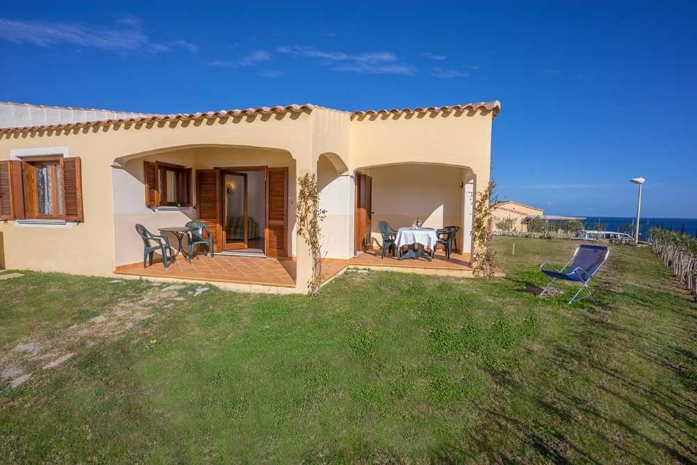Residence Baia Sant Anna Con Piscina Танаунелла Экстерьер фото
