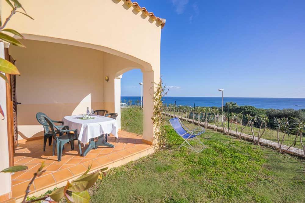 Residence Baia Sant Anna Con Piscina Танаунелла Экстерьер фото