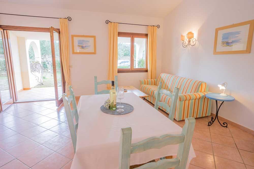 Residence Baia Sant Anna Con Piscina Танаунелла Экстерьер фото