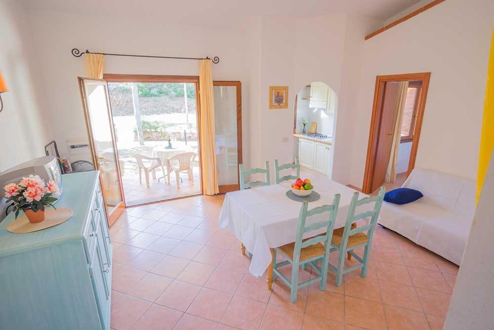 Residence Baia Sant Anna Con Piscina Танаунелла Экстерьер фото