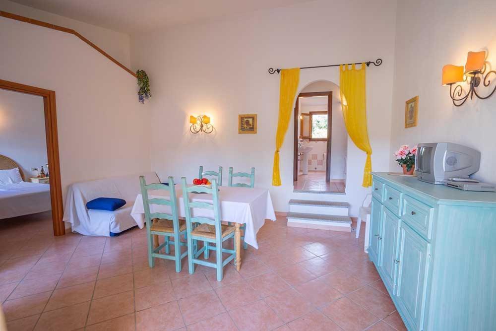 Residence Baia Sant Anna Con Piscina Танаунелла Экстерьер фото