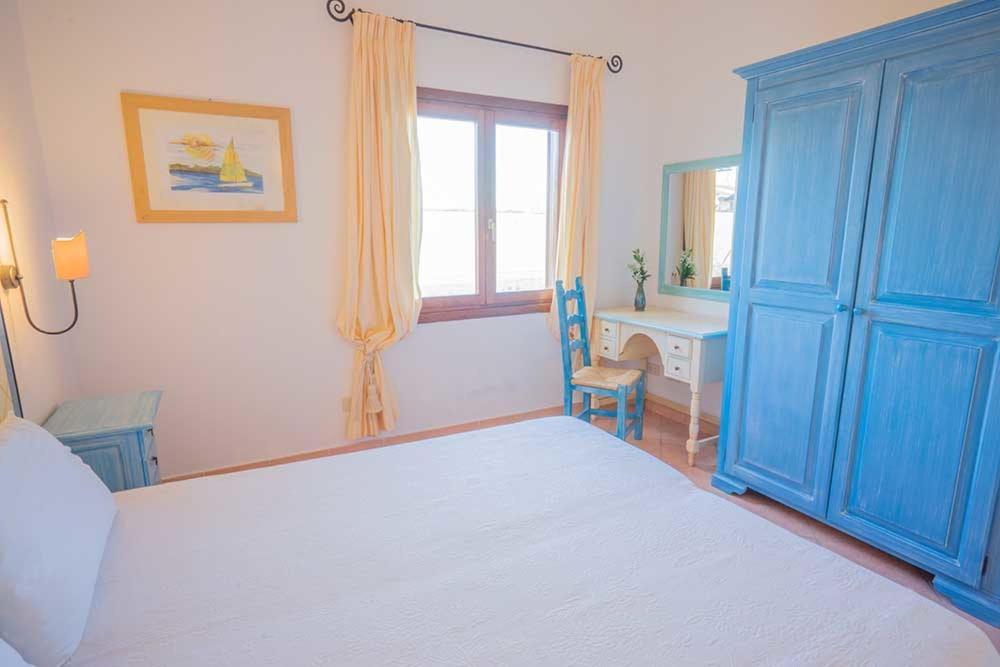 Residence Baia Sant Anna Con Piscina Танаунелла Экстерьер фото