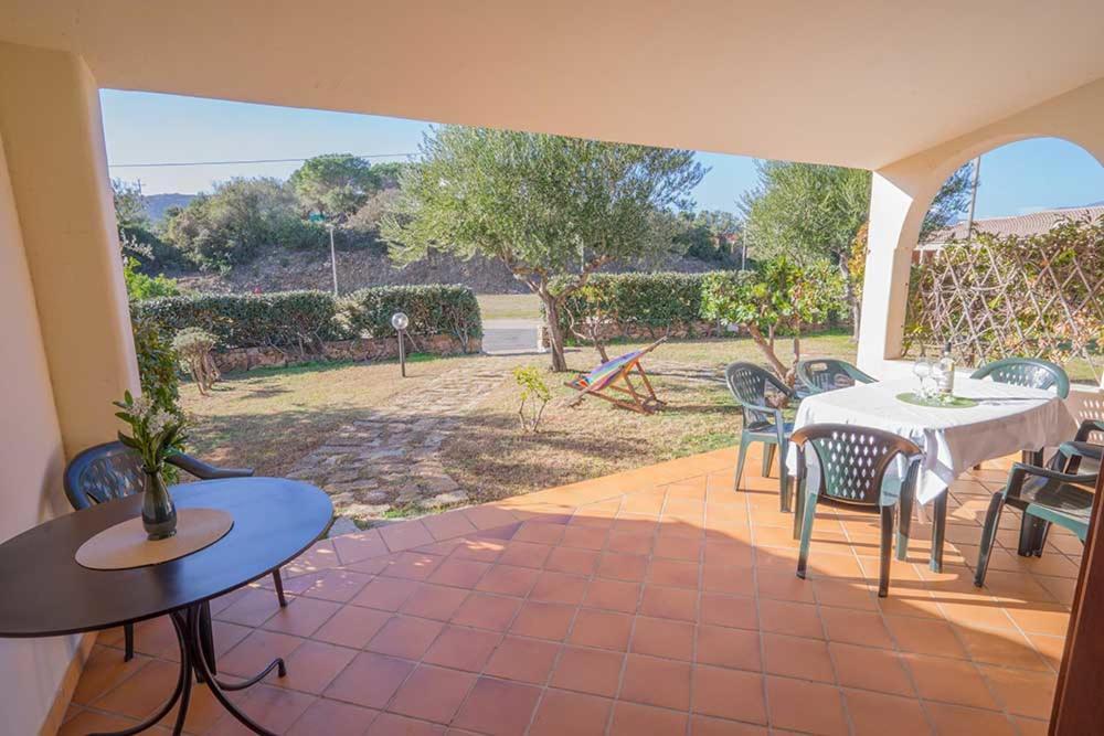 Residence Baia Sant Anna Con Piscina Танаунелла Экстерьер фото