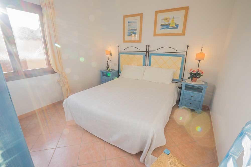 Residence Baia Sant Anna Con Piscina Танаунелла Экстерьер фото